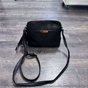 Deluxity Vegan Leather Black Purse‎ NWT